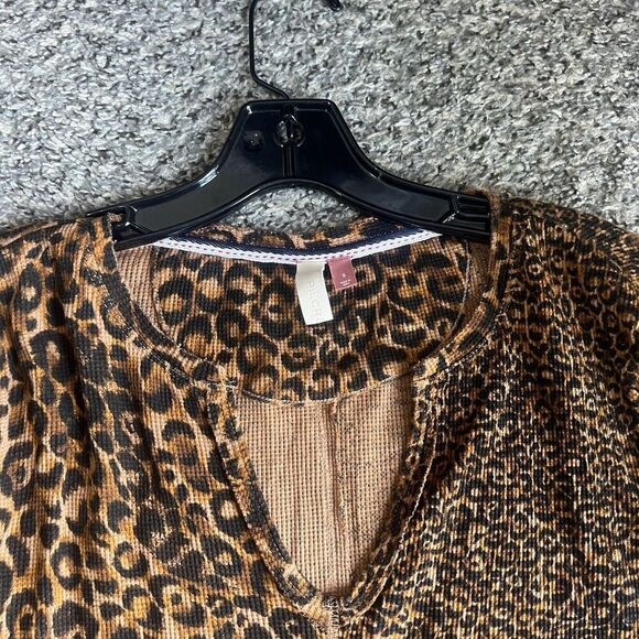 Pilcro thermal henley Top Shirt womens size Small Brown Cheetah Prints V-neck - Picture 2 of 5